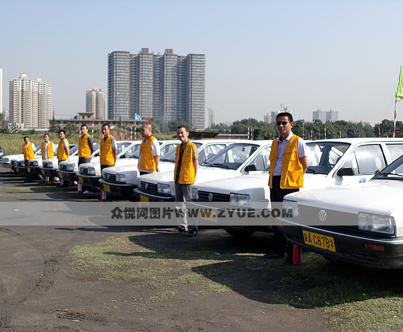 育龍駕校教練車1